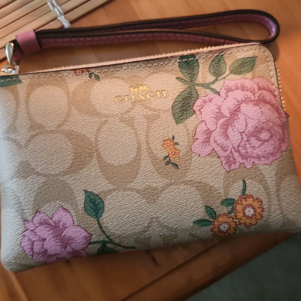Coach Signature Corner Zip Wristlet Pre Rose NEW - Picture 2 of 6